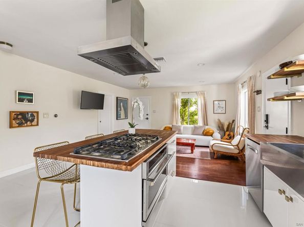 11202 Emelita, North Hollywood CA 91601