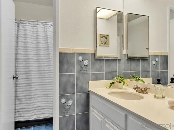 4245 Asher St 64, San Diego CA 92110