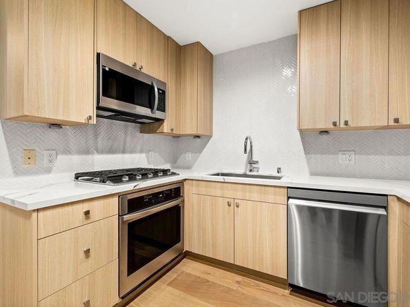 801 Ash St 402, San Diego CA 92101