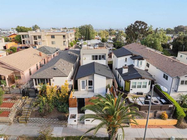 2945 47 B St, San Diego CA 92102