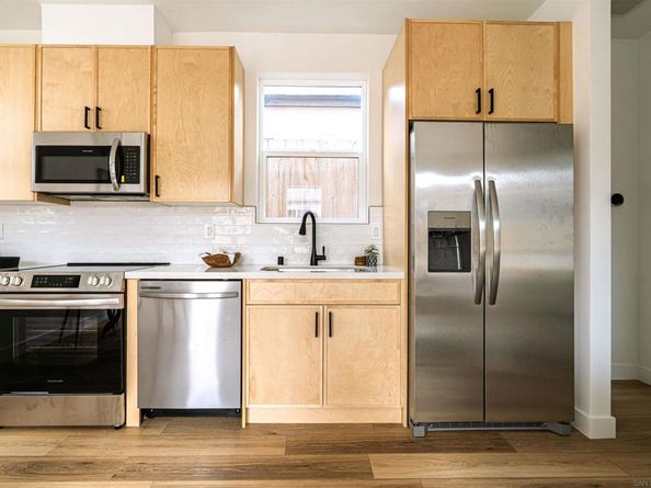 2945 47 B St, San Diego CA 92102