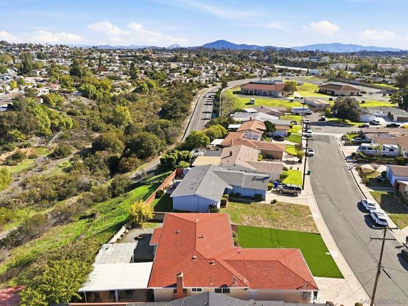 4950 Dafter Dr, San Diego CA 92102