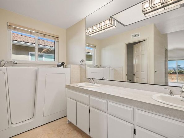 18113 Calle Estepona, San Diego CA 92128