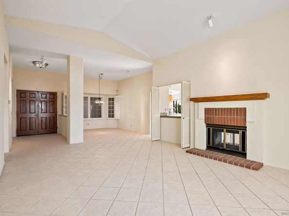 18113 Calle Estepona, San Diego CA 92128