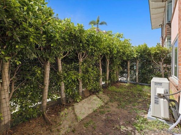 8040 Girard Ave 1, La Jolla CA 92037