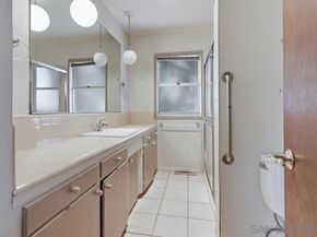 6121 La Pintura, La Jolla CA 92037