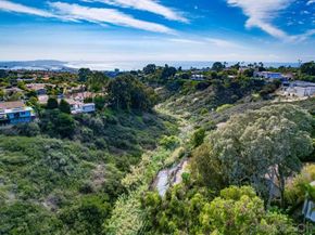 6121 La Pintura, La Jolla CA 92037