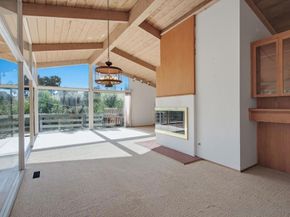 6121 La Pintura, La Jolla CA 92037