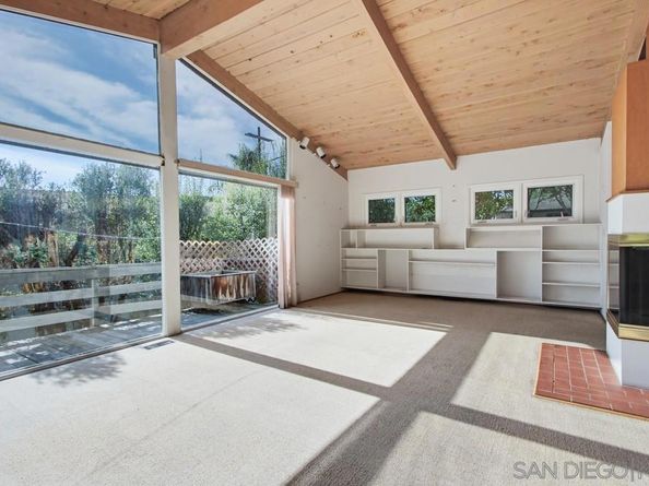 6121 La Pintura, La Jolla CA 92037