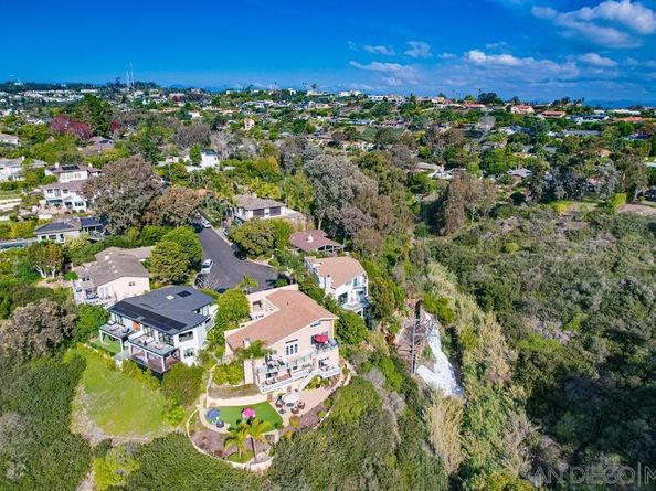 6121 La Pintura, La Jolla CA 92037