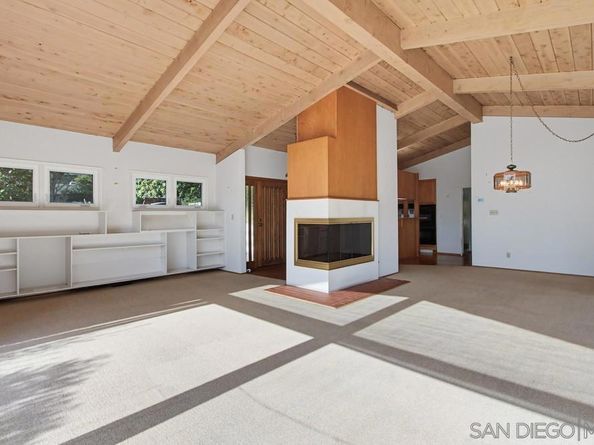 6121 La Pintura, La Jolla CA 92037