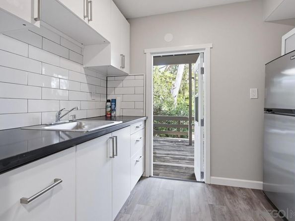 6121 La Pintura, La Jolla CA 92037