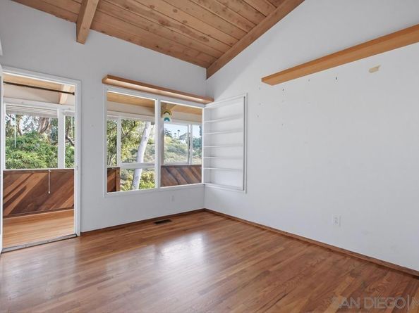 6121 La Pintura, La Jolla CA 92037