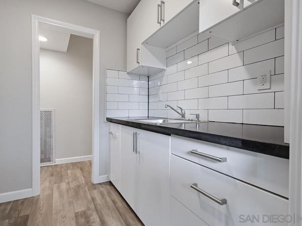 6121 La Pintura, La Jolla CA 92037