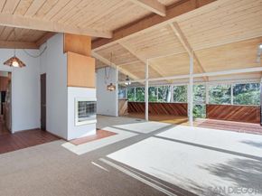 6121 La Pintura, La Jolla CA 92037