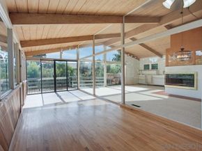 6121 La Pintura, La Jolla CA 92037