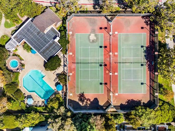 8870 Villa La Jolla Dr 210, La Jolla CA 92037