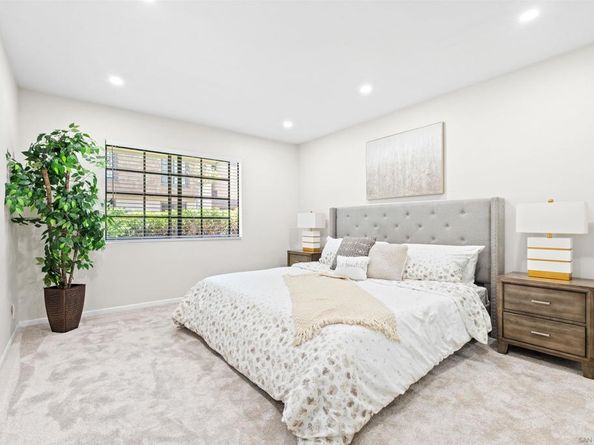 8870 Villa La Jolla Dr 210, La Jolla CA 92037