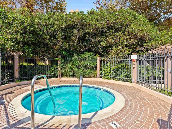 8870 Villa La Jolla Dr 210, La Jolla CA 92037