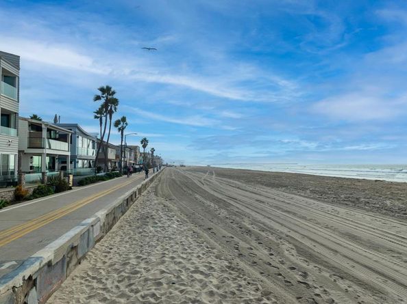 807 Santa Barbara Pl, San Diego CA 92109