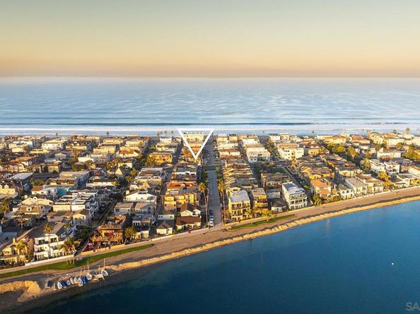 807 Santa Barbara Pl, San Diego CA 92109