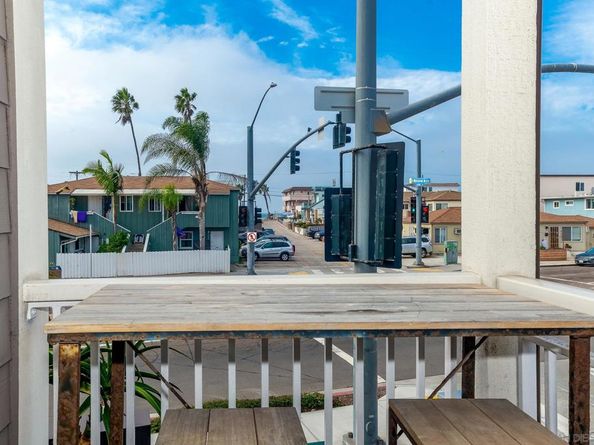 807 Santa Barbara Pl, San Diego CA 92109