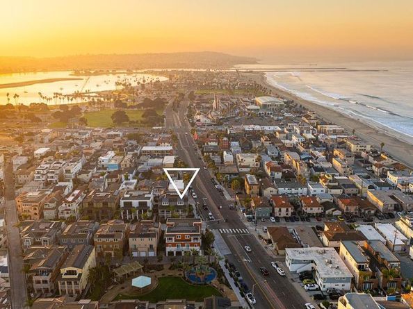 807 Santa Barbara Pl, San Diego CA 92109