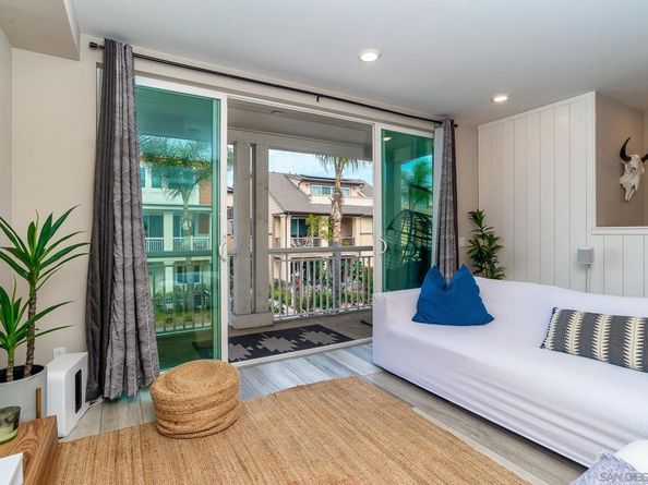 807 Santa Barbara Pl, San Diego CA 92109