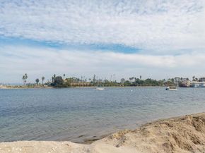 807 Santa Barbara Pl, San Diego CA 92109