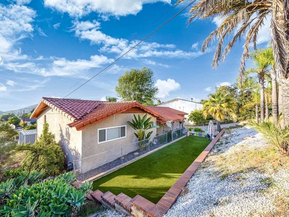 7948 Shalamar Dr, El Cajon CA 92021