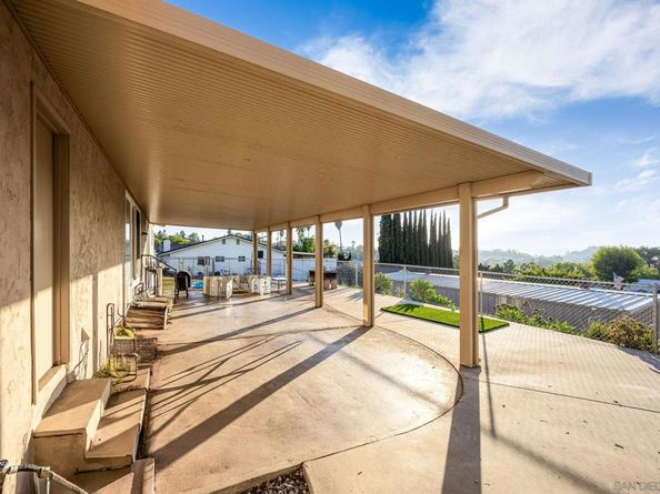 7948 Shalamar Dr, El Cajon CA 92021