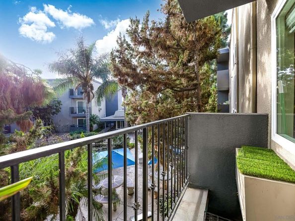 4860 Rolando Ct Unit 52, San Diego CA 92115