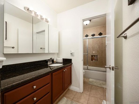 4860 Rolando Ct Unit 52, San Diego CA 92115