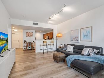 253 10Th Ave