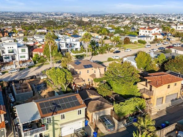 4377 Newport, San Diego CA 92107