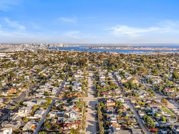 4377 Newport, San Diego CA 92107