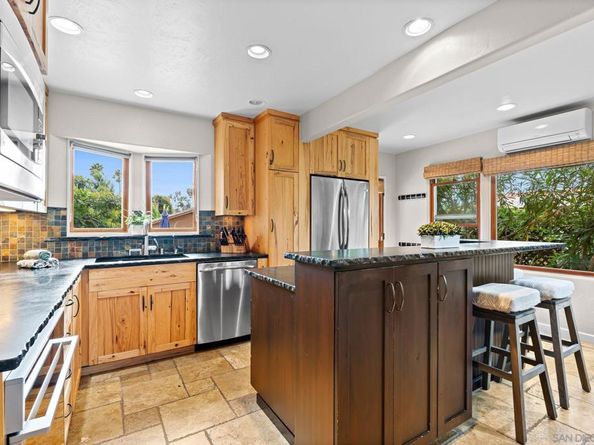 4377 Newport, San Diego CA 92107