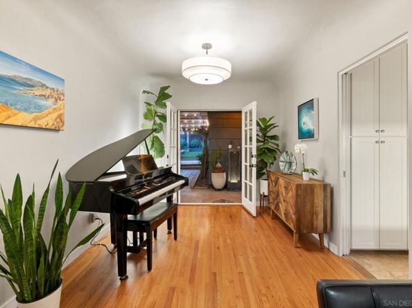 4672 Rolando Blvd, San Diego CA 92115