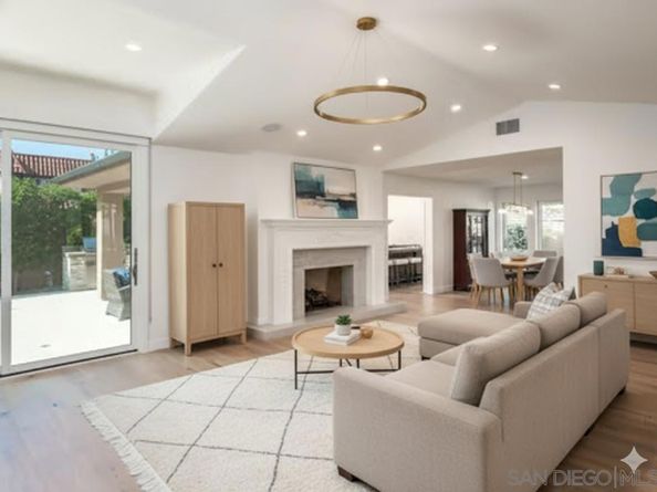 1879 Tahiti Drive, Costa Mesa CA 92626