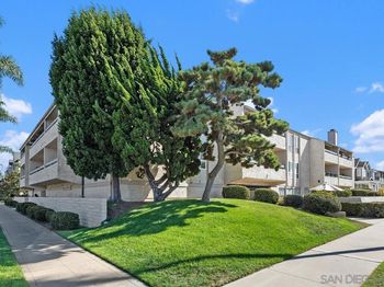 821 E Ave