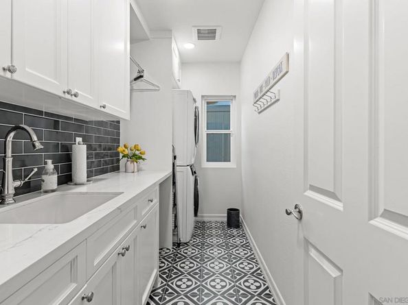 2122 Del Mar Heights Rd, Del Mar CA 92014