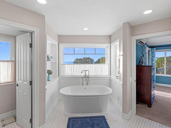 2122 Del Mar Heights Rd, Del Mar CA 92014