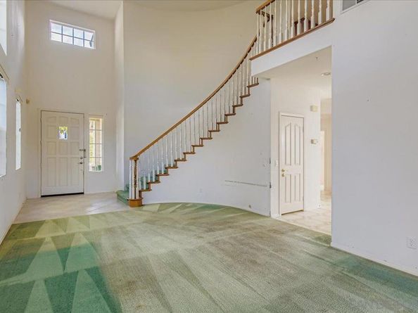 6709 Lonicera Street, Carlsbad CA 92011