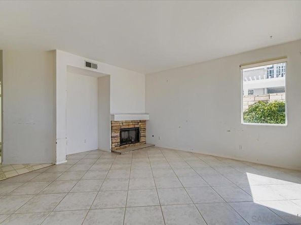 6709 Lonicera Street, Carlsbad CA 92011