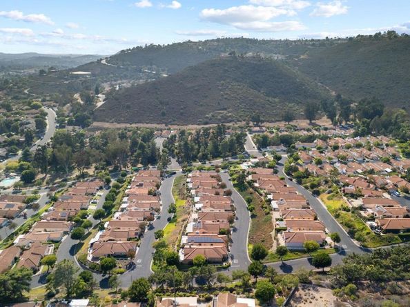 2119 Royal Lytham Gln, Escondido CA 92026