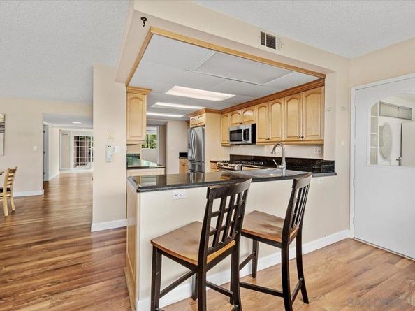 7202 Via Capri, La Jolla CA 92037