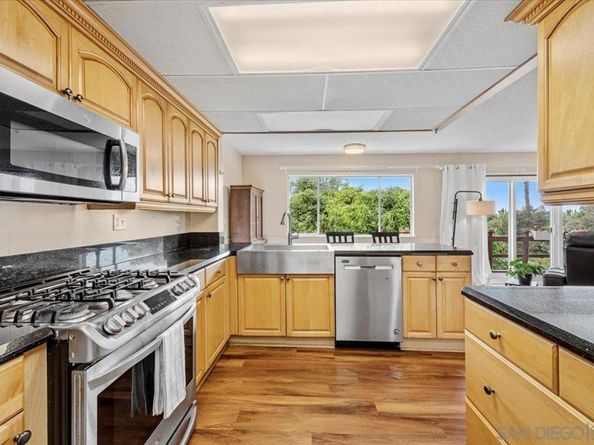 7202 Via Capri, La Jolla CA 92037