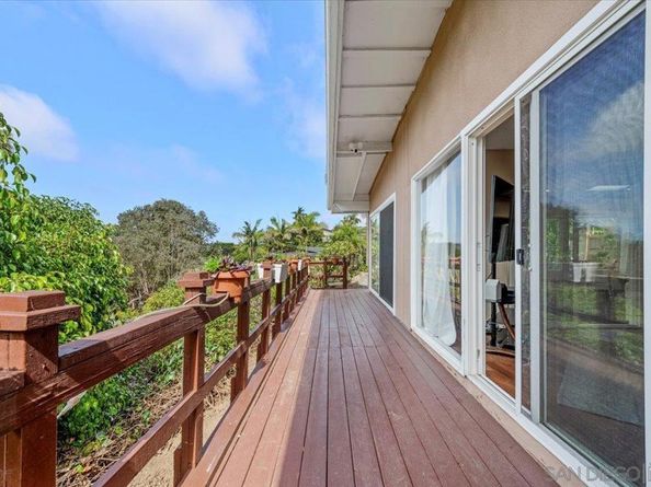 7202 Via Capri, La Jolla CA 92037