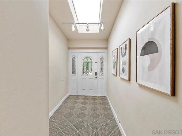 7202 Via Capri, La Jolla CA 92037