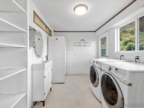 7202 Via Capri, La Jolla CA 92037